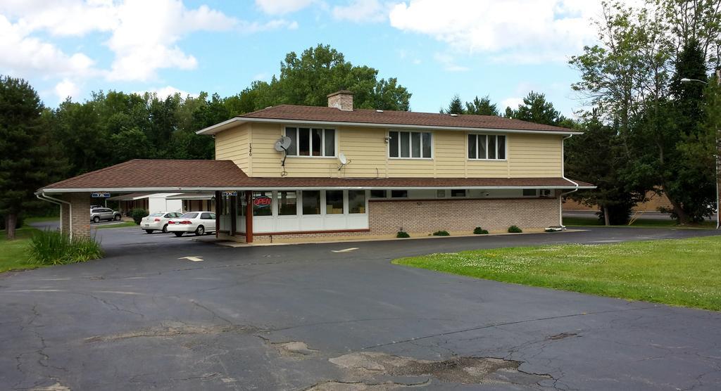 Budget Inn Fairport Bagian luar foto