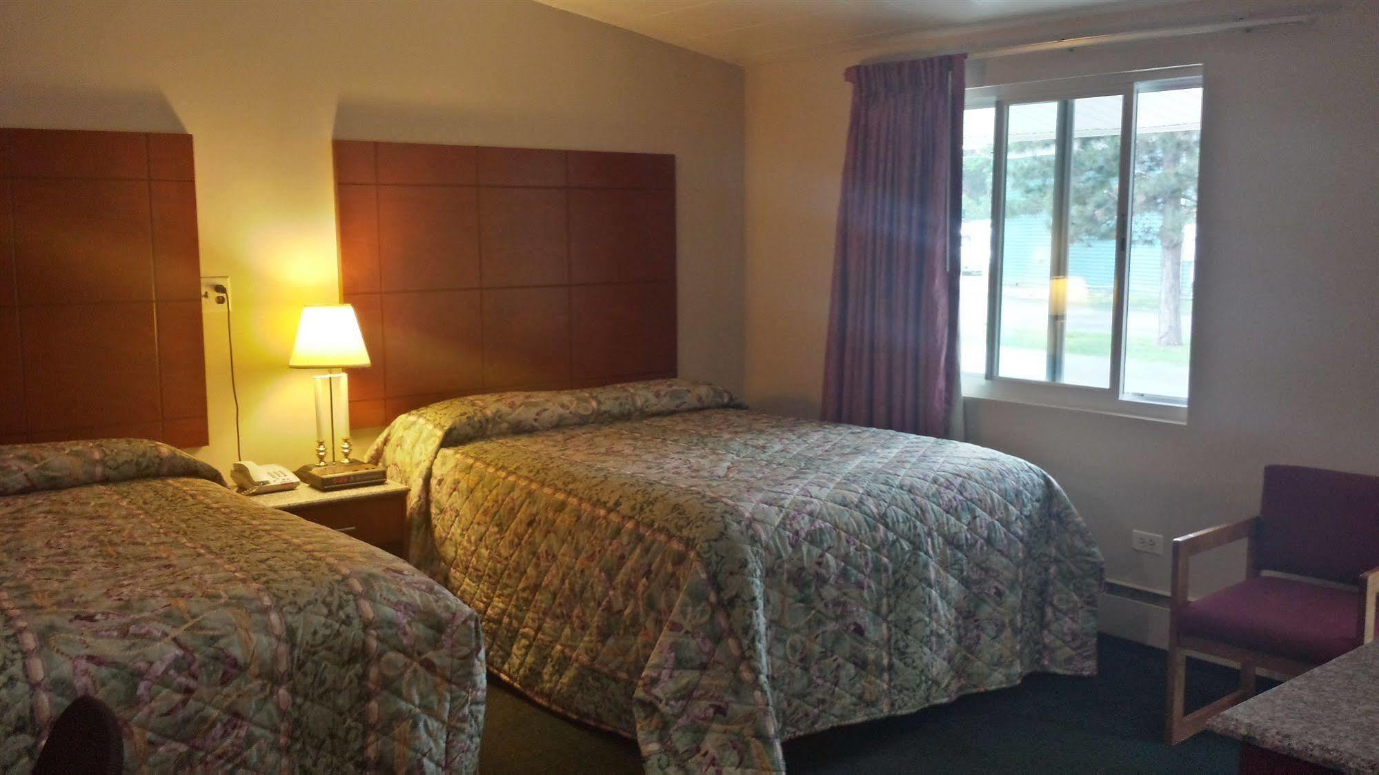 Budget Inn Fairport Bagian luar foto